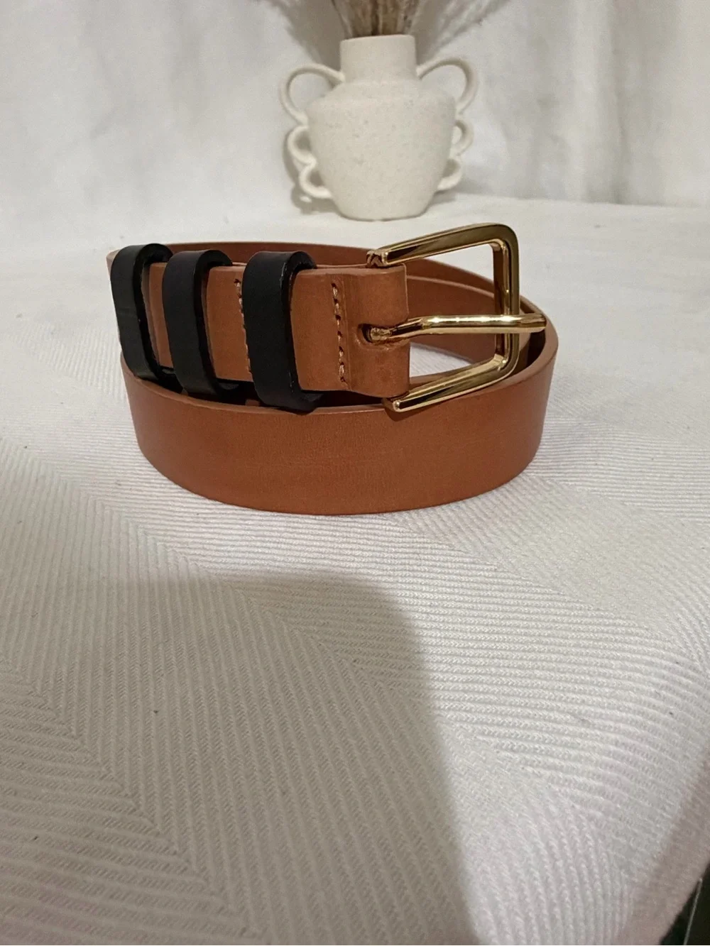 Club Monaco Women’s Belt Brown black Leather Gold Buckle Minimalist Neutral S